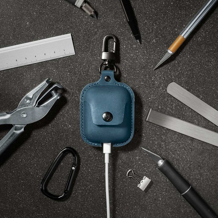 AirSnap, Full-grain leather case for AirPods - Twelve South